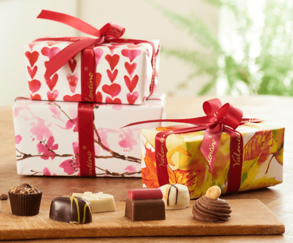Luxe Belgische bonbons chocolade cadeau kerstpakket afbeelding 4 van Borrelen.nl