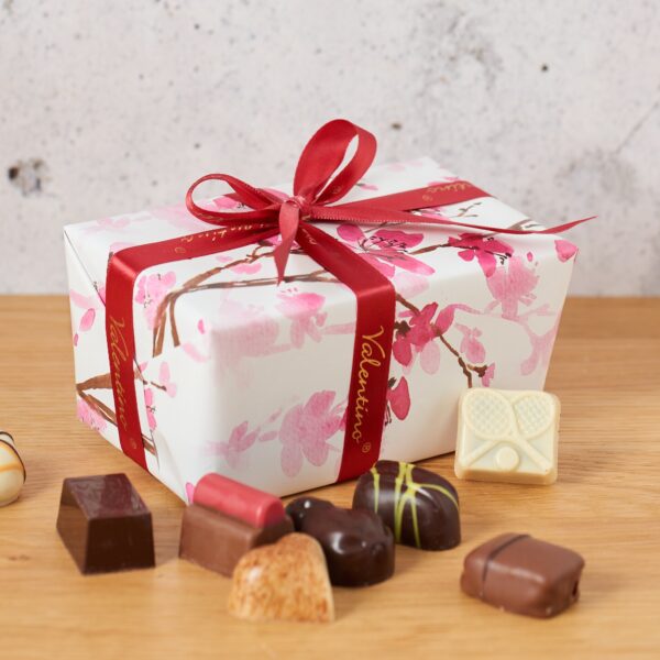 Luxe Belgische bonbons chocolade cadeau kerstpakket afbeelding 3 van Borrelen.nl