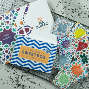 Sweetbox - Theemomentje brievenbus cadeau van Borrelen.nl